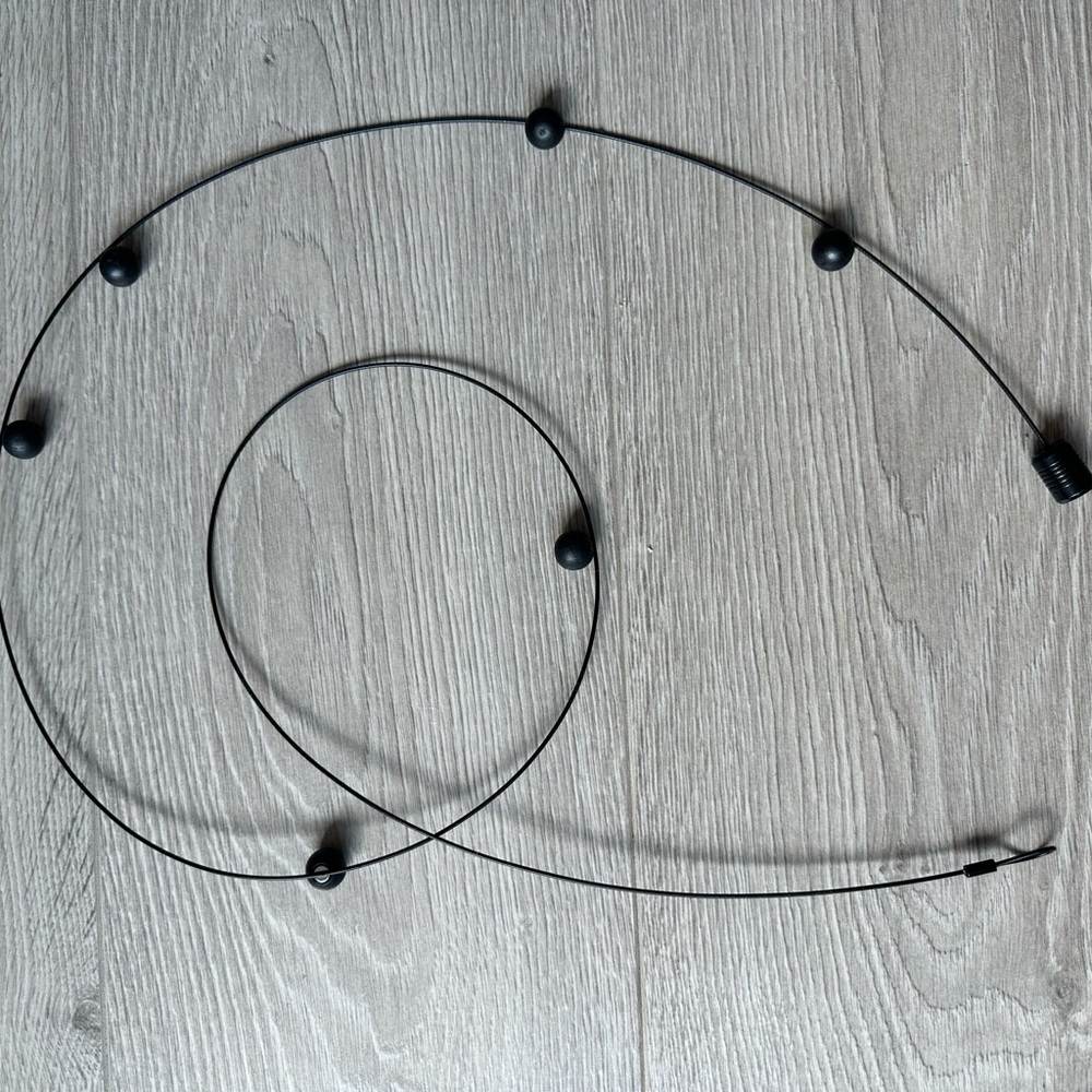 Weighted Magnetic Photo Clip String - Picture 2 of 3